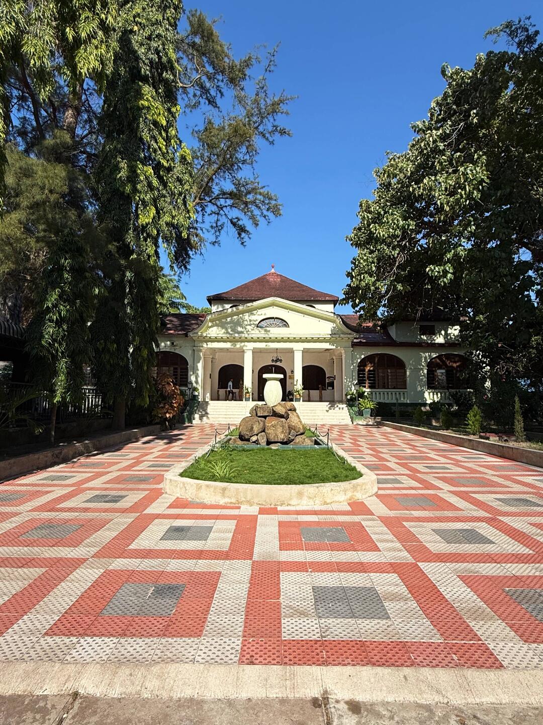 Gebaut für den Kaiser! Nie besucht vom Kaiser! Nach 100 Jahren immer noch das beste Hotel am Ort!