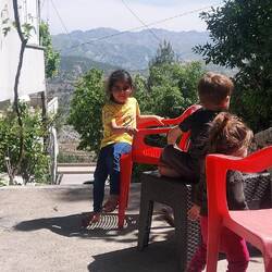 Großfamilie mit Aussicht