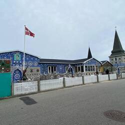 Nach 25 Jahre harter Arbeit wurde das Haus 1974 fertig.