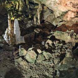 Steter Tropfen höhlt den Stein, oder er lässt sie entstehen