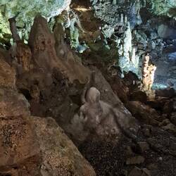 Unten in der Höhle gab es Steine
