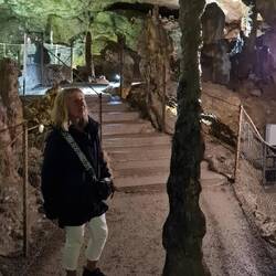 Noch nicht ganz an der Decke, also Stalagmit