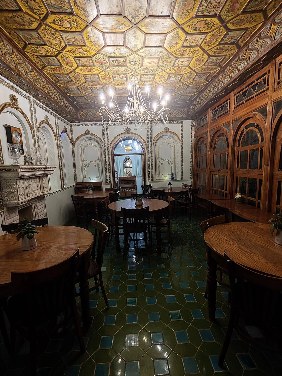 Historischer Frühstückssaal im Hotel