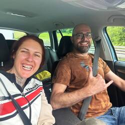 Fahren, essen, lachen