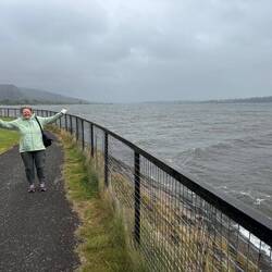 Leunen tegen de wind.