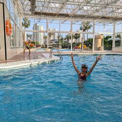 Mit Indoorpool und...