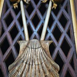 ... so beichten Pilger:innen ...