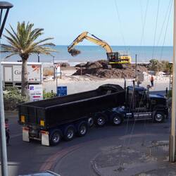 der Seetang abgefahren.