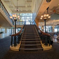 hier die Empfangshalle ...