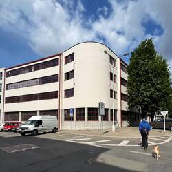 Besonders beeindruckt das funktionalistische Parkhaus von 1933!