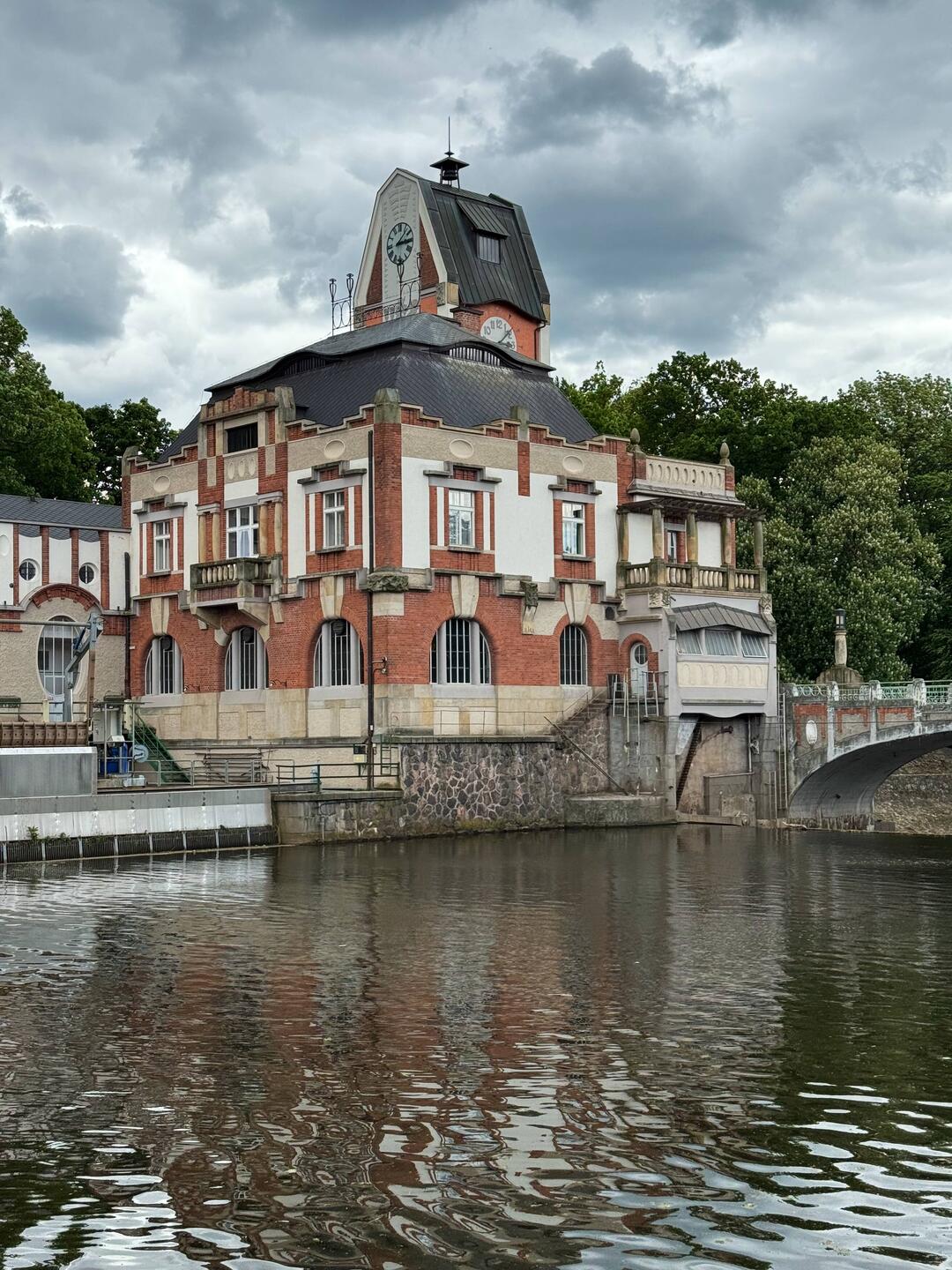 Das Wasserkaftwerk.