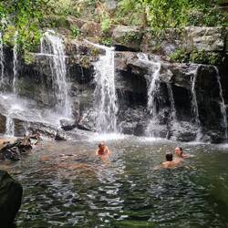 Pitstop am Wasserfall mit Schwimmeinlage