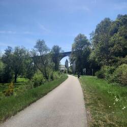 Viadukt mit Kletterwand