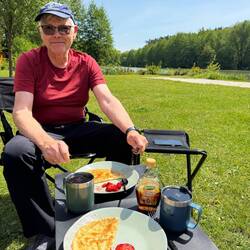 Morgens gibt es erst einmal Kokos - Pancakes mit Aussicht.