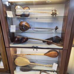 Bagh-e Naranjes: alte Musikinstrumente