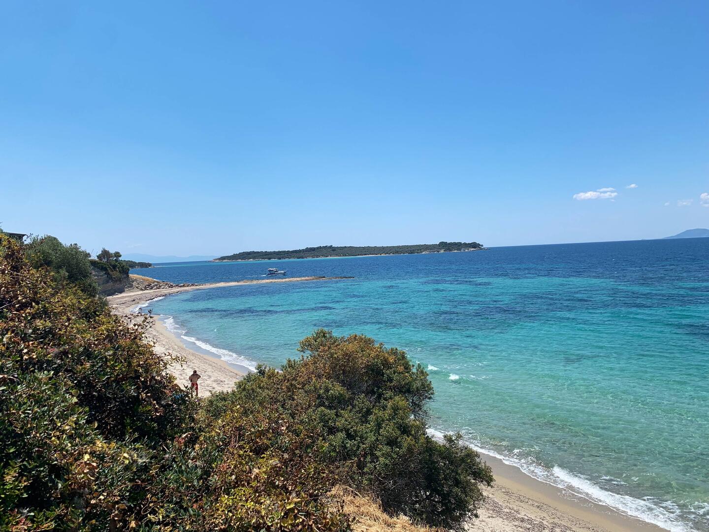 Unser Ausblick. Ein kleiner Weg führt runter zum Strand