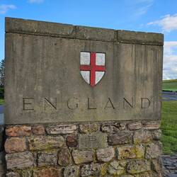 Daar gaan we England weer in!