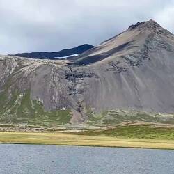 This shows the extent of the lava field running into the valley (the pale coloured tongue)