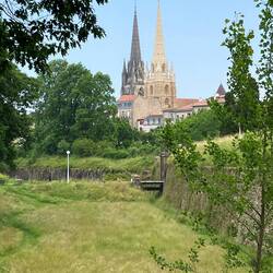 First views of Bayonne and the old wall.