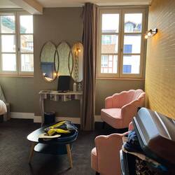 Ver nice room with a sitting area...