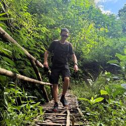 Nature luxuriante, chemins agréables exempts de déchets plastiques : que du bonheur