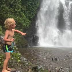 "T'as vu comme elle envoie du vent !" La force de la nature est impressionnante 🥰