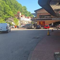 Didn't seem to have a name-just a shopping centre on the border of France n Spain