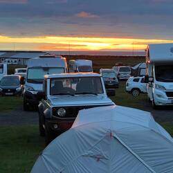 00.20am. The campsite was only 50% full when I went to bed. There are loads of vans and few tents