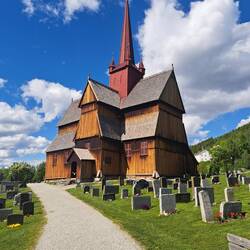 Die Kirche stammt aus der Zeit um das Jahr 1220.