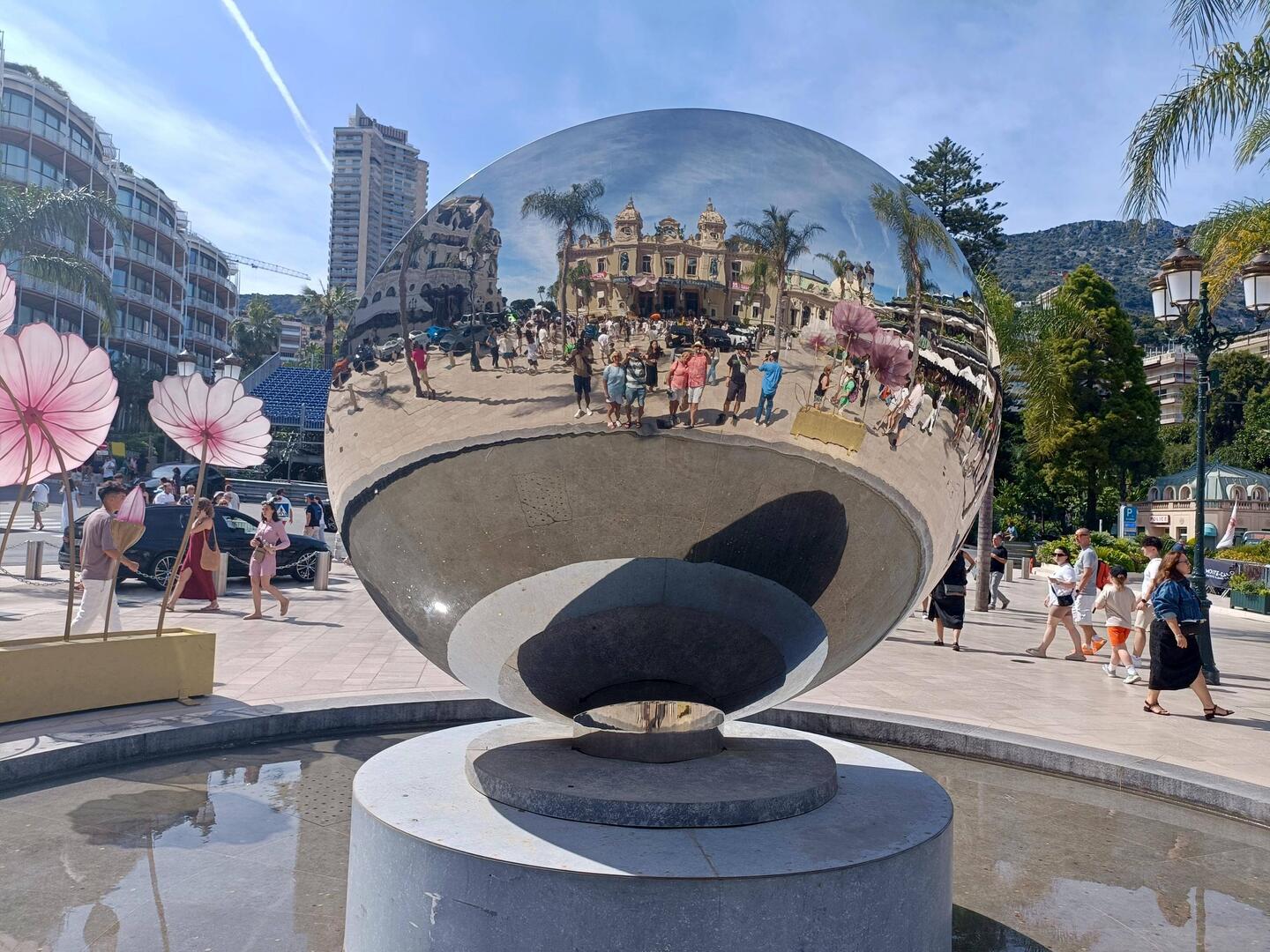 Zoom in to see the reflections