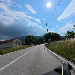Sonne auf der Ebene - jetzt mit Vollgas nach Kardítsa