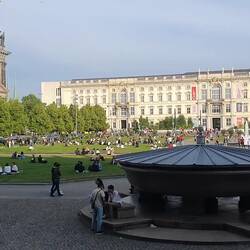 Am chilliere und Berlin gniesse