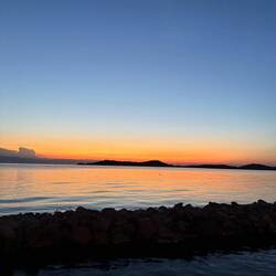 Ist halt immer wieder schön! Sonnenuntergang über'm Kongo.