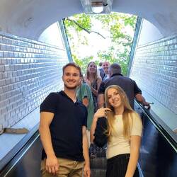 Sortie de métro direction le Paradis Latin