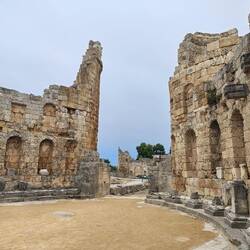 Pergé, tours hellénistiques