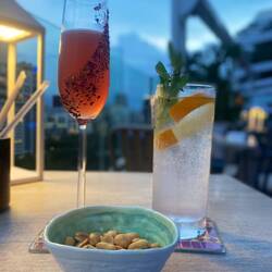 Drinks auf der Rooftopbar 🥂
