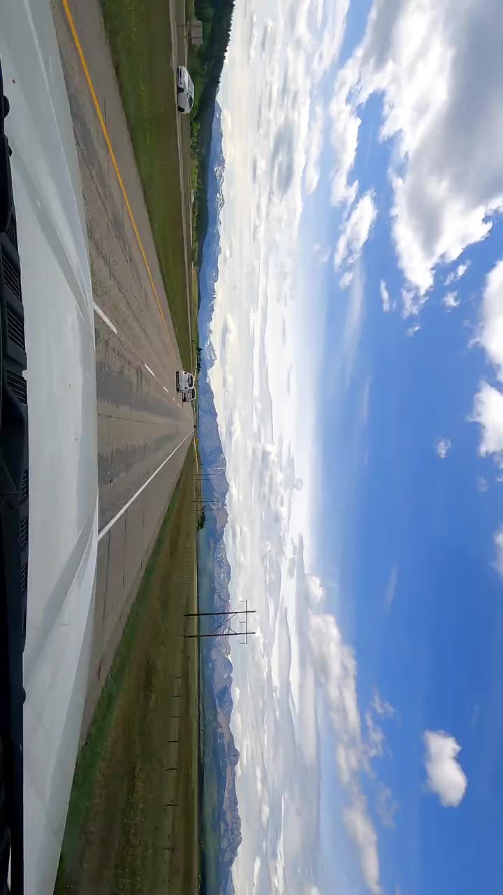 Enfin les montagnes.