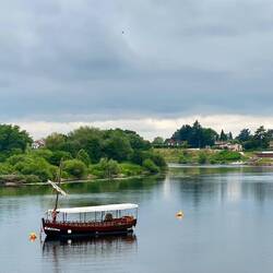 Alte Lastkähne als Ausflugsschiffe