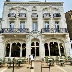 Ein echt edles Restaurant in Bergerac, gut, dass wir mittags noch nicht viel Hunger hatten....