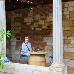 Petra freut sich auf den Mittagssnack....