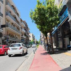 Etwas besserer Radweg in Tríkala