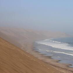 So weit es geht fahren wir am Meeresufer...