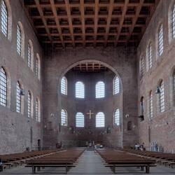 Konstantin Basilika - ursprünglich eine Audienzhalle der römischen Kaiser