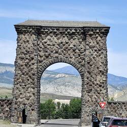 Der Roosevelt Arch ...