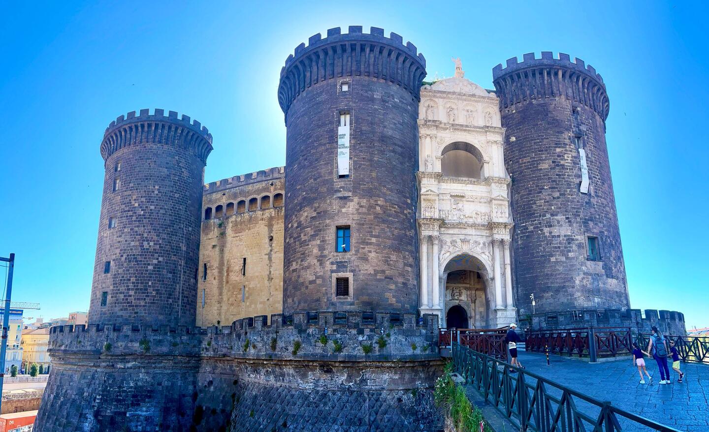 Castel Nuovo (Maschio Angioino)