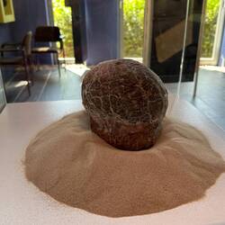 Metheorit im Geomuseum Devonium in Waxweiler