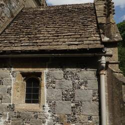 In den Mauern ist häufig Flint- oder Feuerstein verbaut