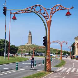 Along the boulevard each lanposts has inlaid ceramics.