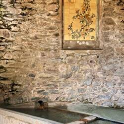 Historisches Waschhaus in Tende