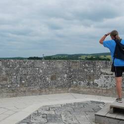 Die Mauer auf dem Turm ist 1,70m hoch - eingeschränkte Sicht für Manche.